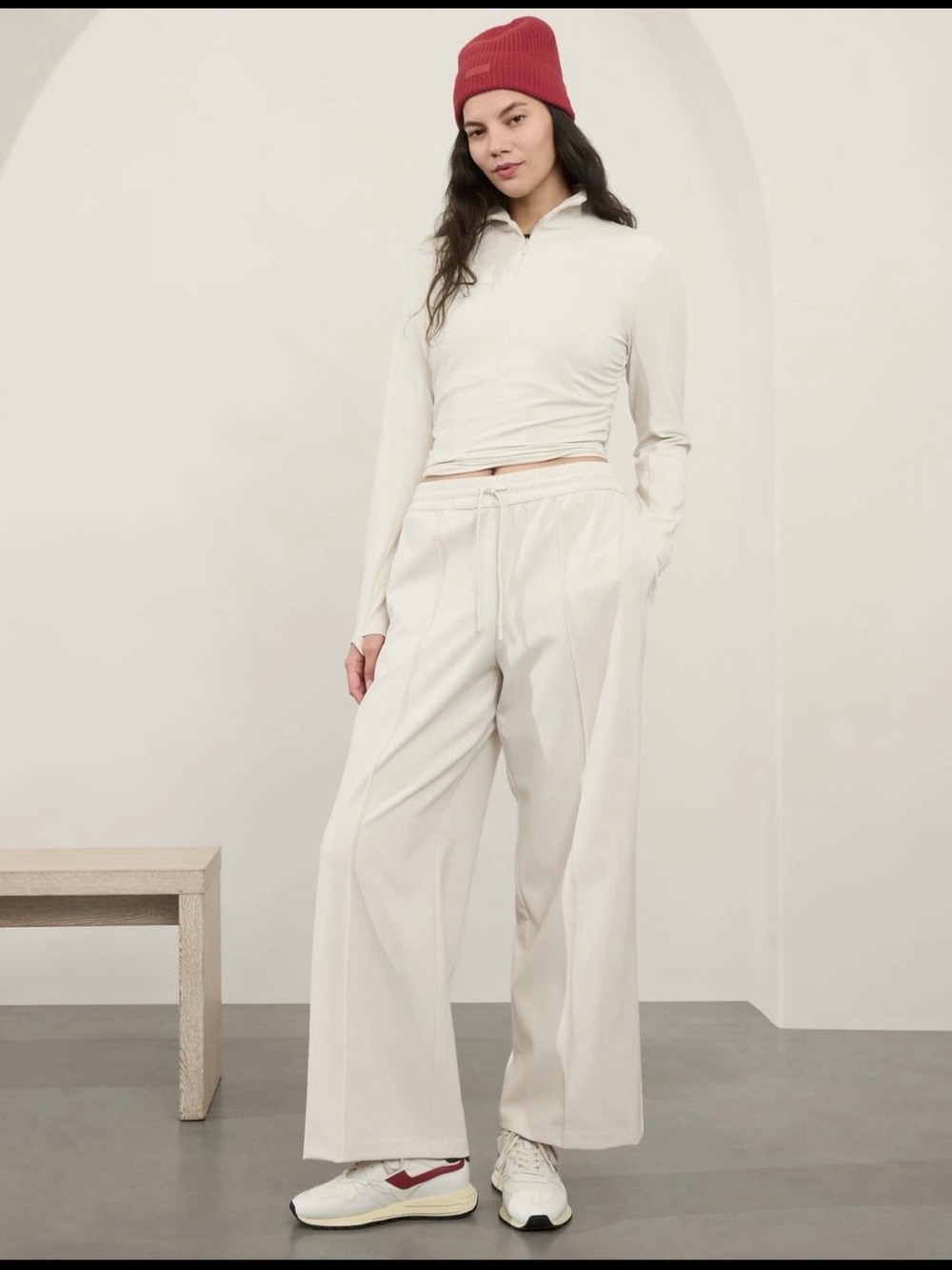 Athleta Endeavor High Rise Relaxed Pant Size Medium Bone